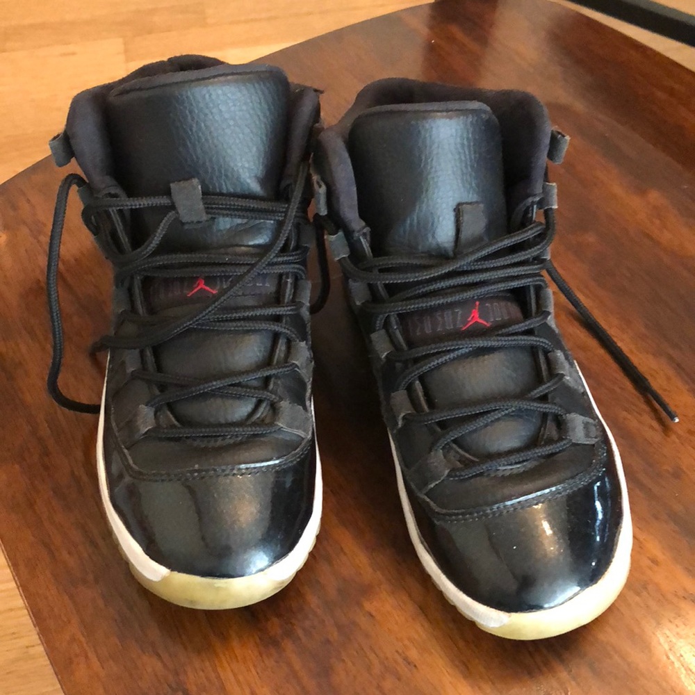 Jordans ( little kid )